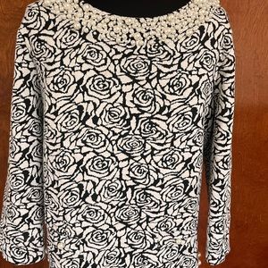 Karl Lagerfield Paris sweater top size small roses and pearls design two pockets